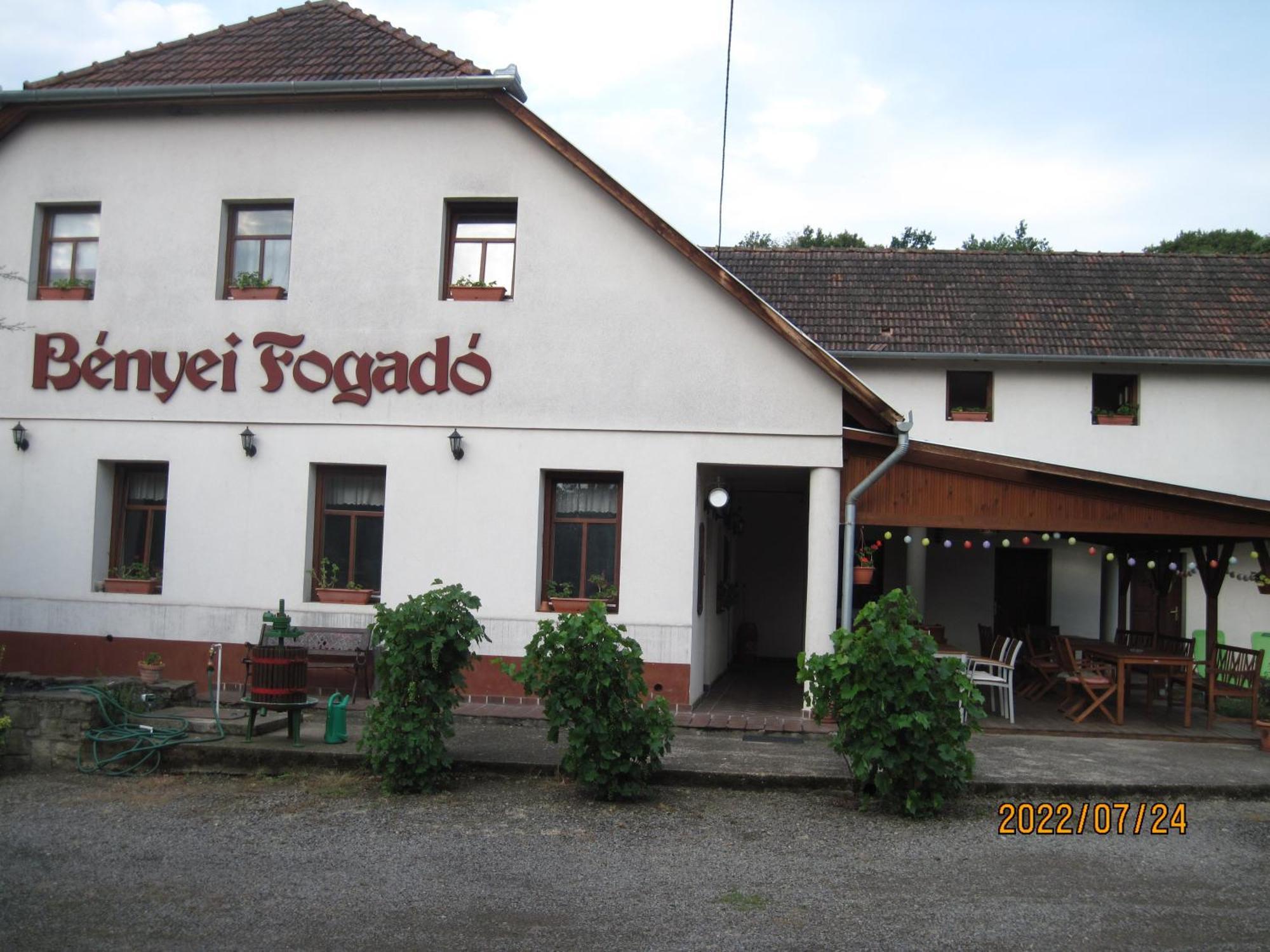 Benyei Fogado Panzio Es Etterem Bed and Breakfast Erdőbénye Exteriör bild