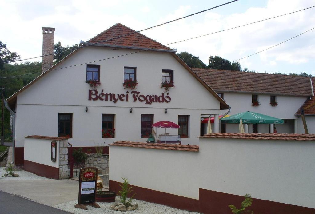 Benyei Fogado Panzio Es Etterem Bed and Breakfast Erdőbénye Exteriör bild